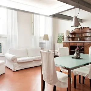 Ponte Vecchio Space Apartment