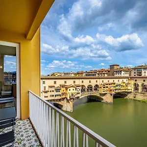 Yd Balcony On Pontevecchio View Apartment