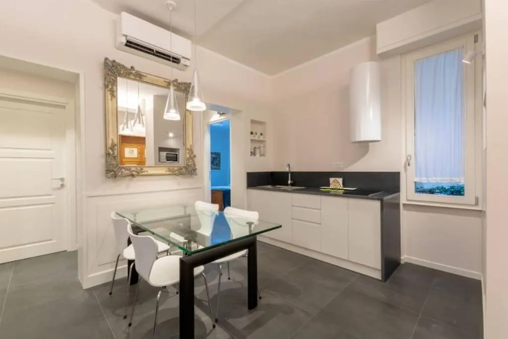 Stylish Four Bedrooms Apartment - Florence Center